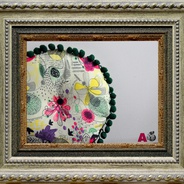 Cojín redondo con botón y pompones  - Doble faz con tela estampada + paño verde 