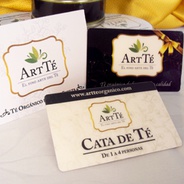 Bono de Regalo - Cata de Té (Sólo para Bogotá) - Este es nuestro exclusivo Bono de Regalo ArtTé (sólo para bogotá)
Con este bono reciba una Cata de Té a domicilio, donde podrá experimentar el ritual de degustación de extraordinarios tés orgánicos. Descubra las distintas clases de té que le ofrece ArtTé, su preparación ideal y todos los beneficios que caracterizan a esta bebida milenaria.