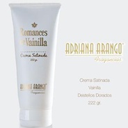 Crema Satianda Destellos Dorados Ref. 0077 - Crema Satianda Destellos Dorados Ref. 0077
Crema satinada, destellos dorados,
con agradable aroma a vainilla 222ml.
