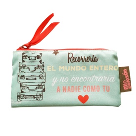 Cartuchera Lola Azul Frase - En lona impermeable y lavable.