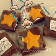 Brownies Pequeños Decorados - (4,5x4,5 cm) con cubierta y decoración en chocolate y/o mazapán.
Decoraciones especiales y personalizadas se cotizan por aparte.