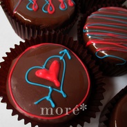 Cubote  - Brownie (6x6cm) bañado en chocolate y decorado, se puede personalizar.