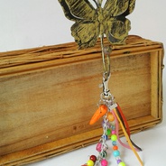 Llavero cuerno - LLavero cuerno en cadena con piedras y dije