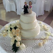 Bizcocho de Novia (negro envinado) (click en la foto para ver el menú de precios) - Este valor incluye la cubierta y una decoración sencilla. Más información al final de la página en "descripción amplia"
