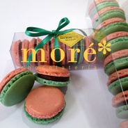 Macarons - o "botones de chocolate" elaborados con harina de almendras y chocolate "fino de aroma" 100% colombiano.